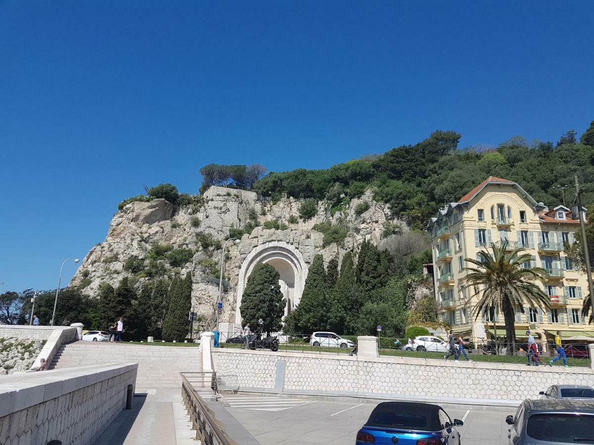 Les Palmiers A 700M De La Mer Ница Екстериор снимка